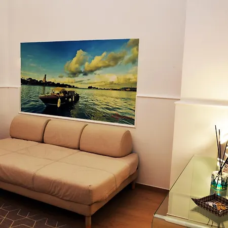 Conte Cavour Apartment *