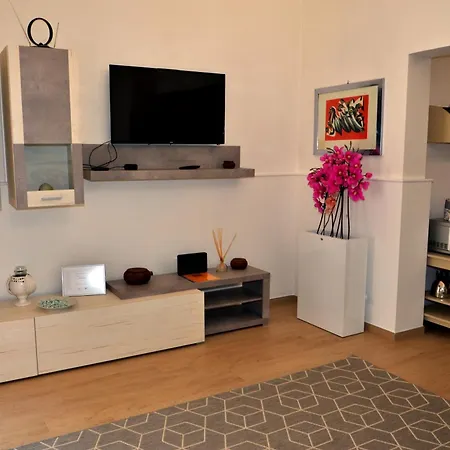 Conte Cavour Apartment